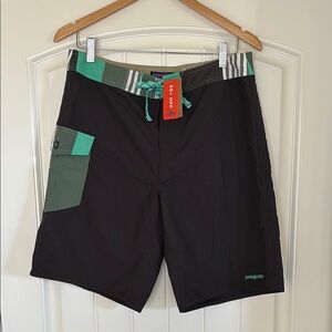 Patagonia Patch Pocket Wavefarer Board Shorts Black Swim UPF 50 Mens Size‎ 33